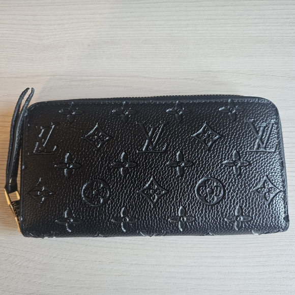 Louis Vuitton Black Monogram Zipper Wallet - Picture 1 of 7